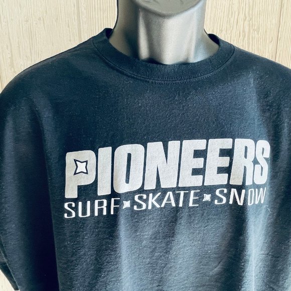 Pioneers Surf Skate Snow Board Shop 2XL T Shirt Northeast East Coast Surfing Tee - Picture 4 of 16